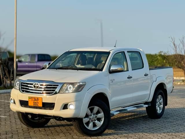 A picture of TOYOTA PICK UP DOUBLE CABIN BEI 50M