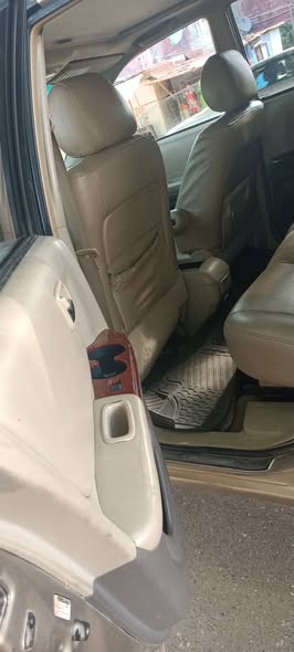 A picture of Toyota Highlander 05 limited edition tokubo standard buy and drive