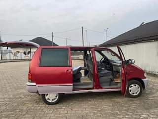 A picture of Tokunbo Nissan serena