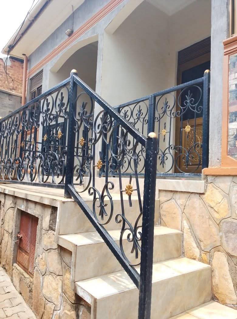 A picture of Double rms slf contained for rent at 350k in Nabweru