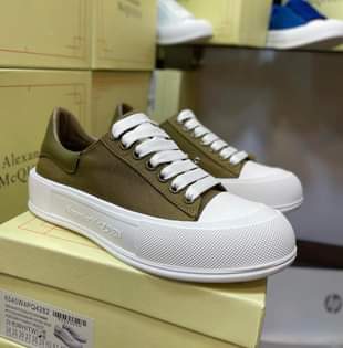A picture of Shoes