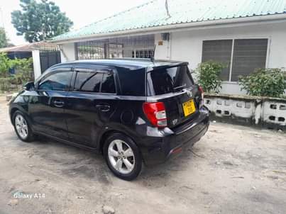 A picture of Inauzwa Gari ni kama mpya kwa maana muda mwingi linakua