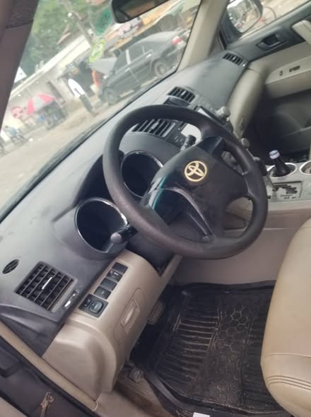 A picture of Toyota highlander 2006