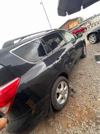 A picture of Toyota rav4