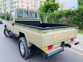 A picture of TOYOTA LAND CRUISER PICK UP