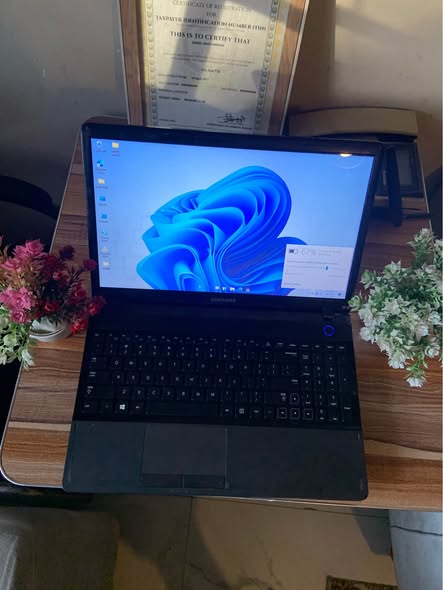 A picture of SAMSUNG LAPTOP