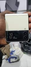 A picture of Samsung galaxy Z flip 3 5g