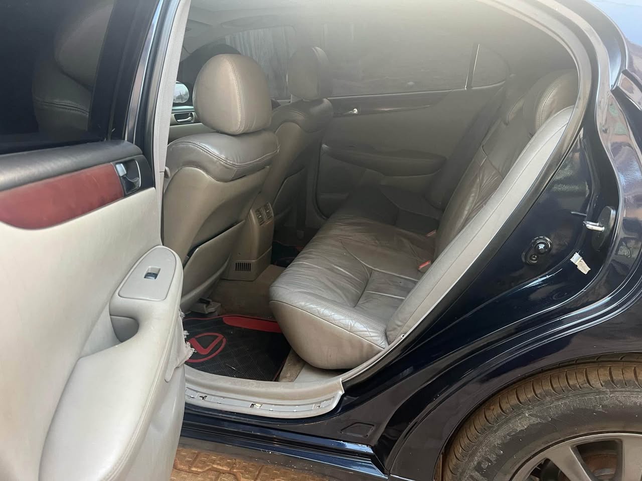 A picture of Lexus Es330