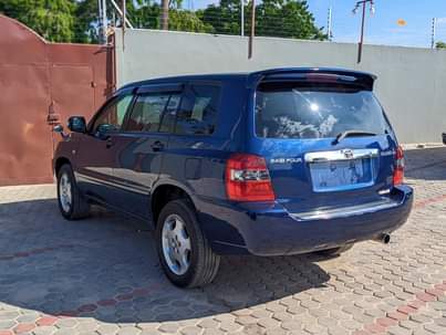 A picture of Toyota KLUGER