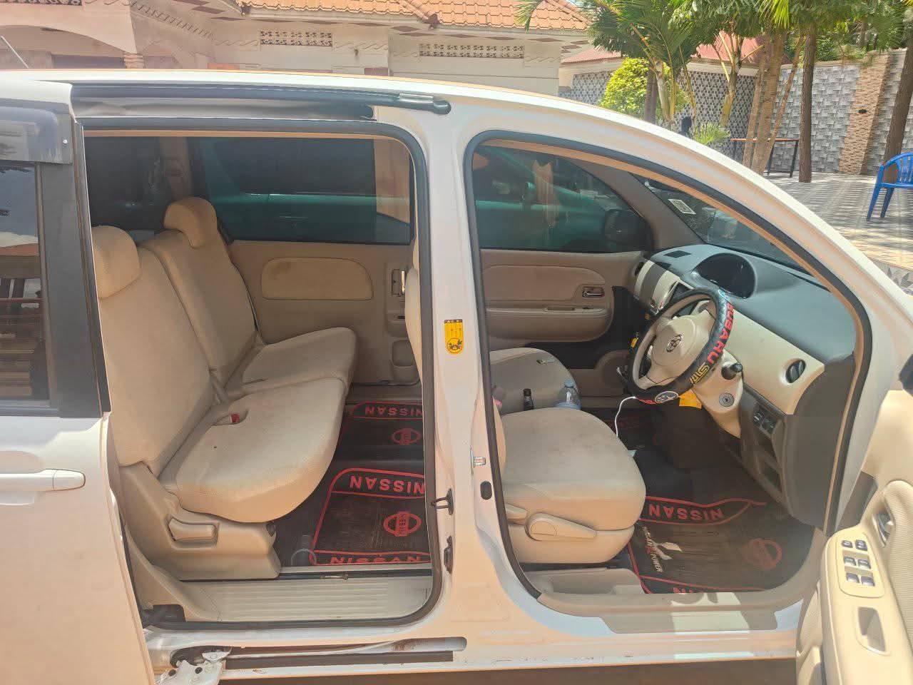 A picture of SIENTA TOYOTA