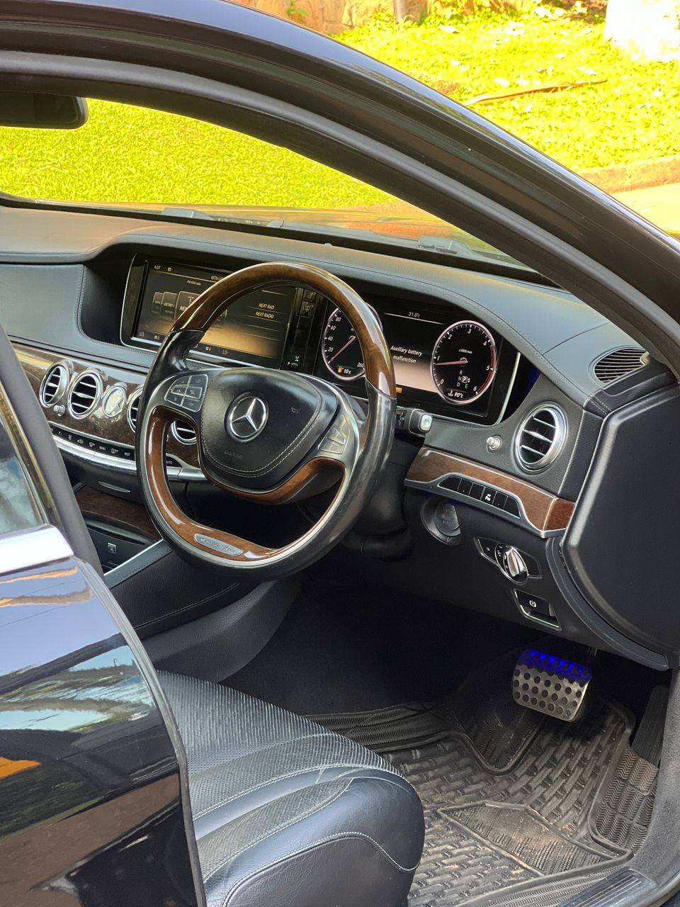 A picture of Benz maybach