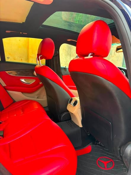 A picture of Mercedes Benz C300 2015