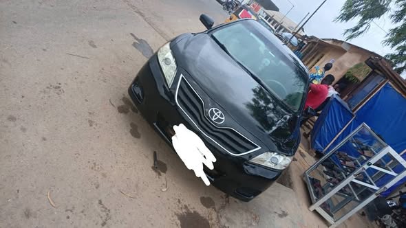 A picture of Very clean 011 Toyota camry