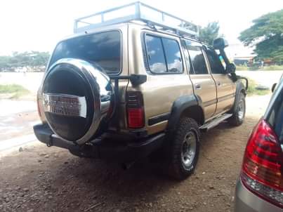 A picture of Gari zote ni land cruiser GX engine 1hz kila moja