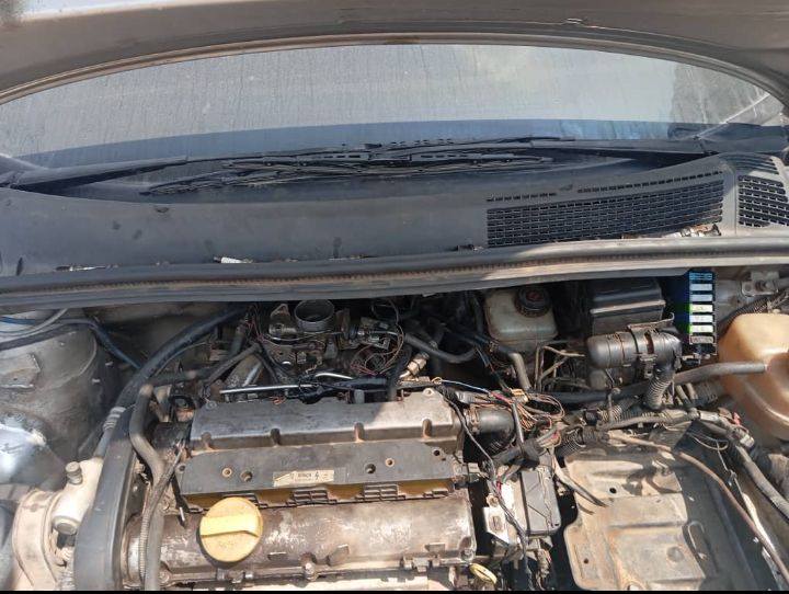 A picture of Opel safira pure first body