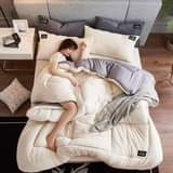 A picture of Coral velvet duvet