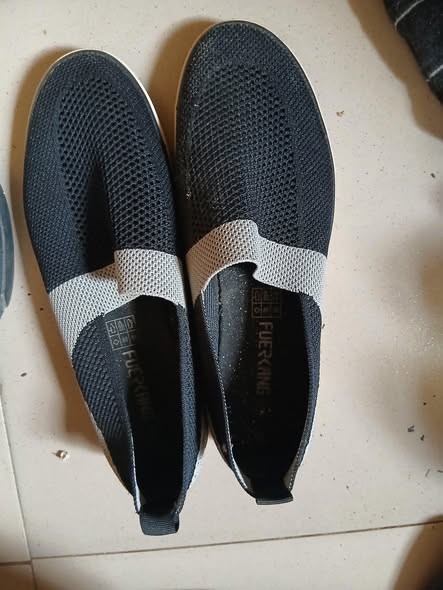 A picture of Men leather shoe