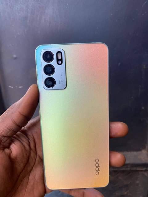 A picture of OPPO reno 6 5G 128gb 8gb ram ugx 580 000