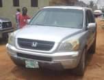 A picture of 2004 Honda Pilot Jeep SUV