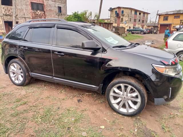 A picture of Ford edge 2012