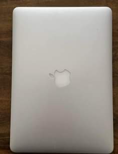 A picture of Apple MacBook Pro retina 2015 core i5 Ram 8GB SSD