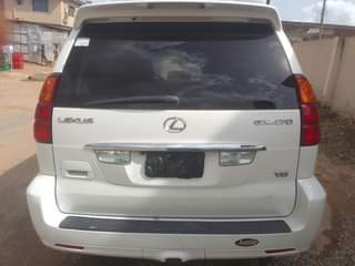 A picture of Lexus 470