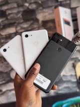 A picture of GOOGLE PIXEL 3XL USED ABROAD MINOR CRACK INFRONT 64 GB