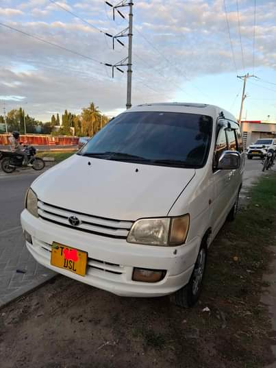 A picture of Toyota Noah Sr50 nzuri mno nauza milion 9 5 Tu
