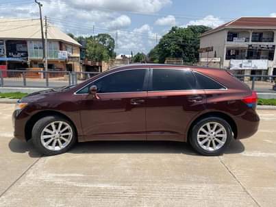 A picture of Toyota Venza 2010