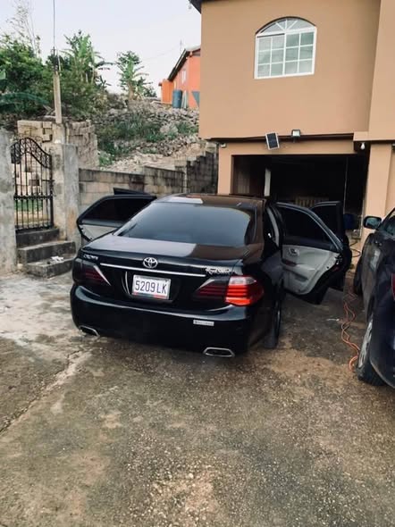 saloon cars