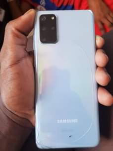 A picture of Samsung s20 plus