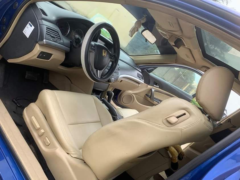 A picture of Honda Accord Coupe 2009