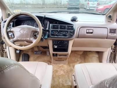 A picture of TOYOTA SIENNA