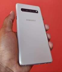 A picture of Samsung galaxy S10 5G