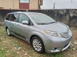 A picture of Foreign Used Tokunbo Toyota Sienna XLE limited edition V6 Engine