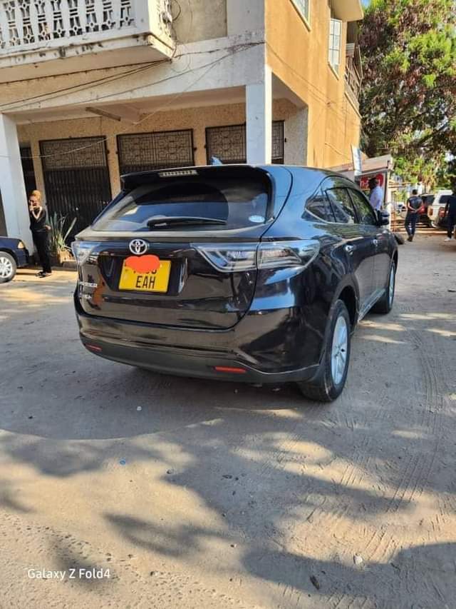 A picture of  TOYOTA HARRIER NEW ANACONDA INAUZWA BEI 55 MIL GARI