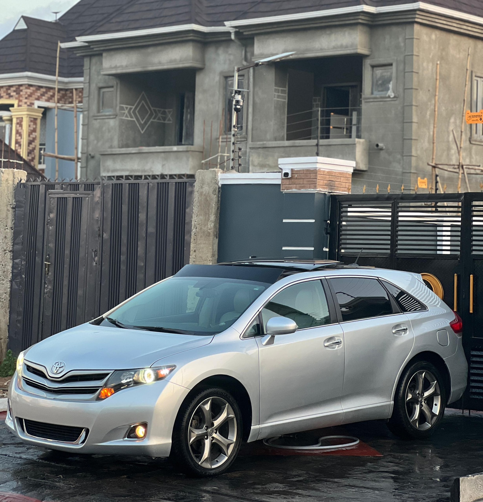 A picture of Registered 2010 Toyota Venza With Just 42k Actual Miles Cleaner