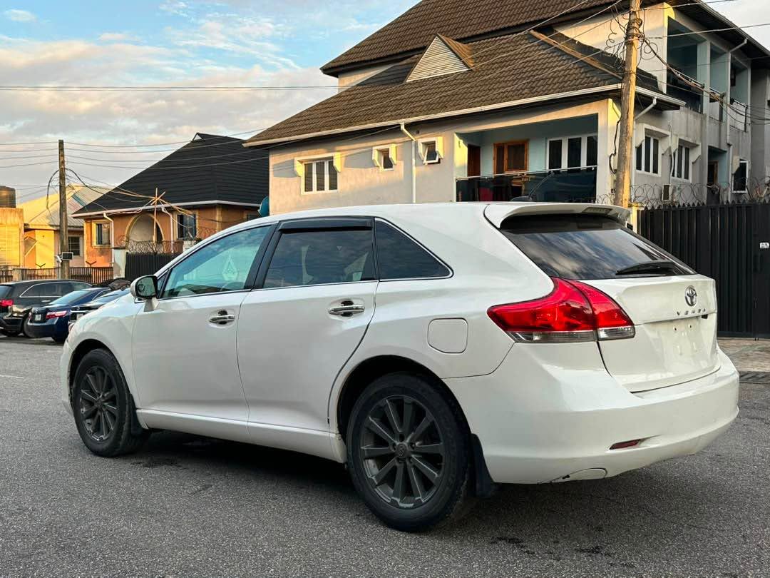 A picture of Used Venza 2010