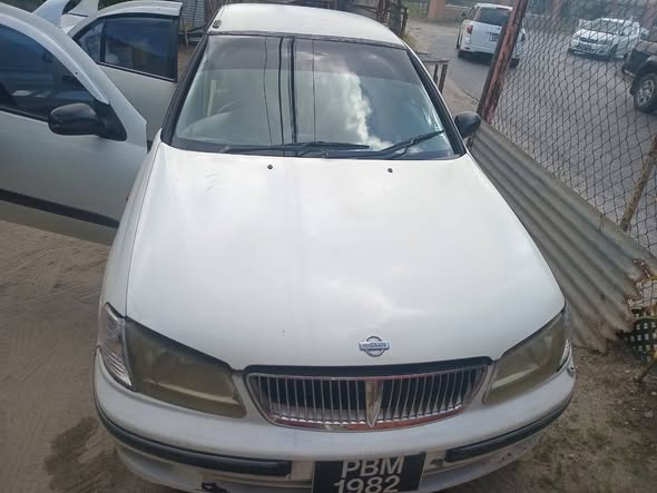 nissan almera