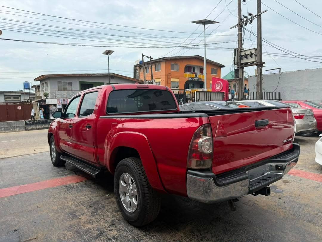 A picture of Toyota Tacoma 2010 Clean Register
