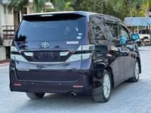 A picture of TOYOTA VELFIRE