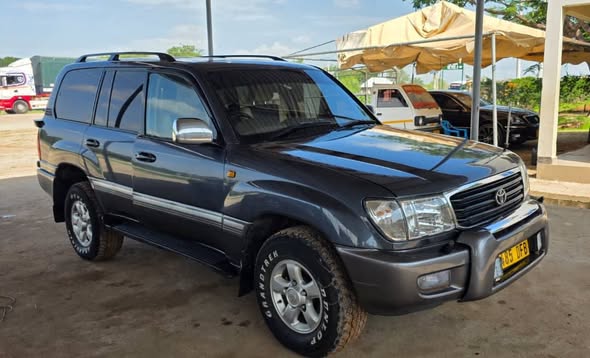 A picture of Toyota Land Cruiser VX
