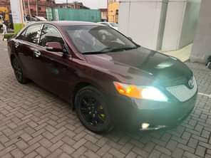 A picture of Toyota Camry 2010 model With an Android Screen Neatly baked