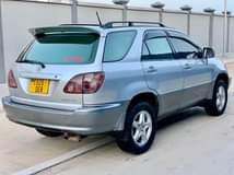 A picture of TOYOTA HARRIER OLD