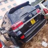 A picture of Landcruiser V8 Manual 145m