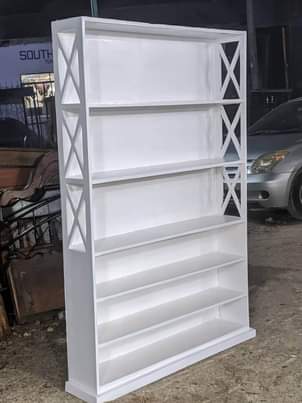 A picture of Show rack