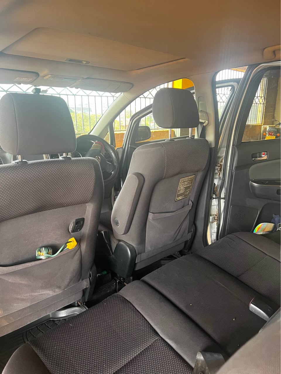 A picture of Toyota wish silver 2007 Contact no 0755855261 Ugx 20 000