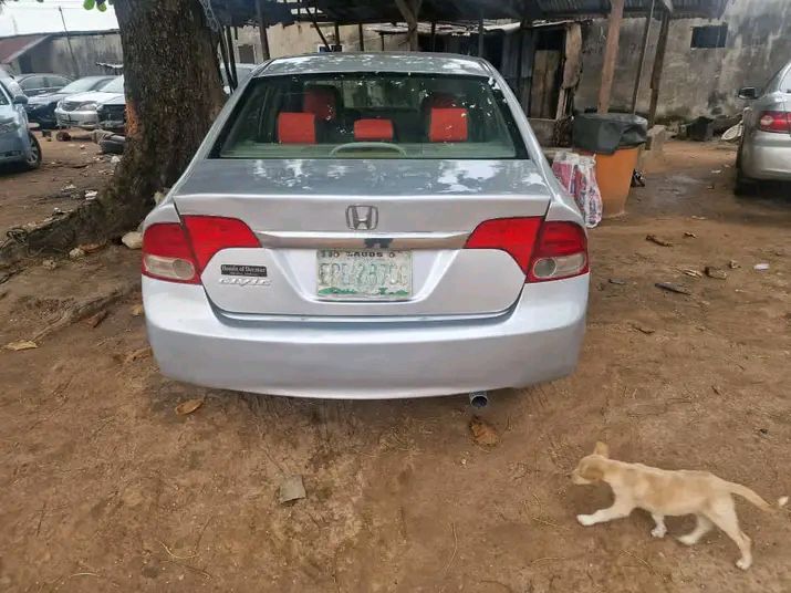 A picture of Honda civic 2010