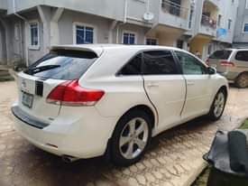 A picture of Toyota Venza 08067069081