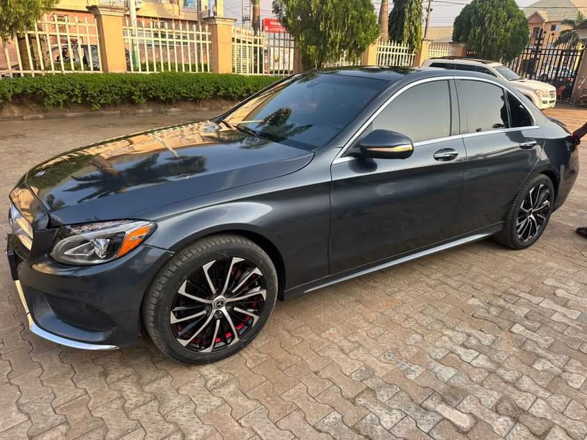 A picture of 2015 model Toks standard full option C300 distress sale 18m